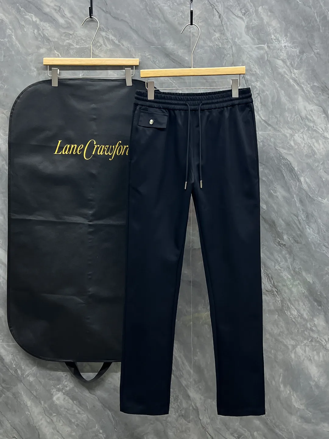 Bc 2026FW. New products for autumn and winter. Men's boutique casual pants, top-quality fabric casual pants, the latest New Arrival upper body version is invincible! You can definitely wear it with your eyes closed. This style of pants is very Versatile, with an elastic waist, and can be worn for daily work and outdoor sports. It is the perfect combination of fashion, leisure and outdoor sports, so it is your best choice whether you wear it daily or outdoors. Improves wearing comfort and is suitable for aerobic exercise and trail running conditions. Size: M-XXXL